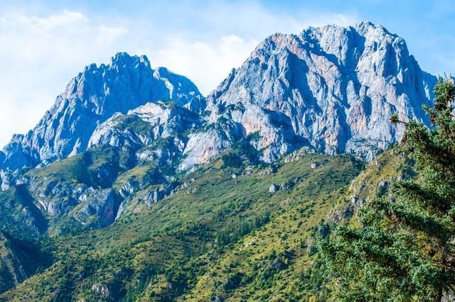 甘南保留了个“处女地”风景区，整日云雾缭绕，四季都像是在仙境