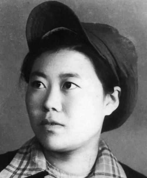 拖拉机|她是印在1元纸币上的女孩,可她却在30年后才知道纸币上是自己