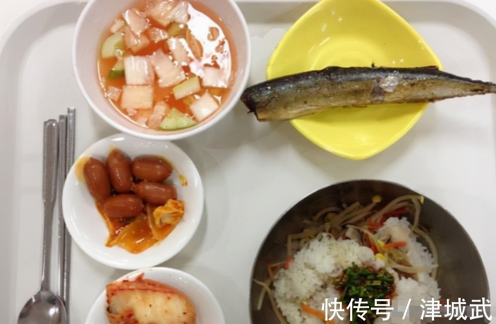 厦门大学|在韩留学生晒“食堂饭菜”，清汤寡水难以下咽，网友直呼太可怜了