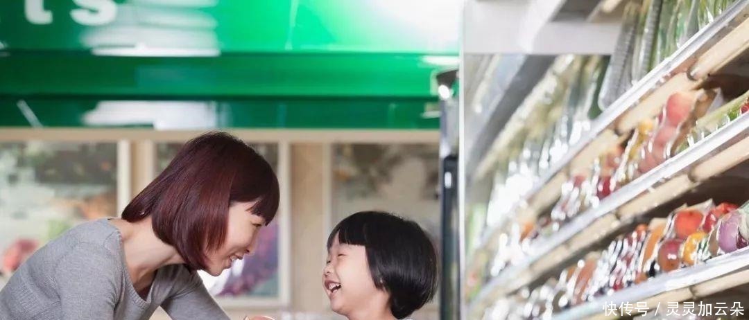 孩子|“妈妈我想吃龙虾”2位妈妈的不同做法,10年后孩子差距立现