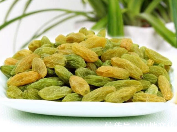 吃葡萄干|提醒吃葡萄干半小时内,别碰“它”,否则会为健康“埋下隐患”