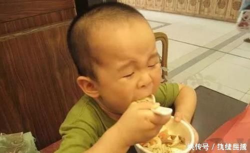 大骨汤|6岁男娃积食不发育,儿科医生这种饭菜,越喂孩子脾胃越虚弱