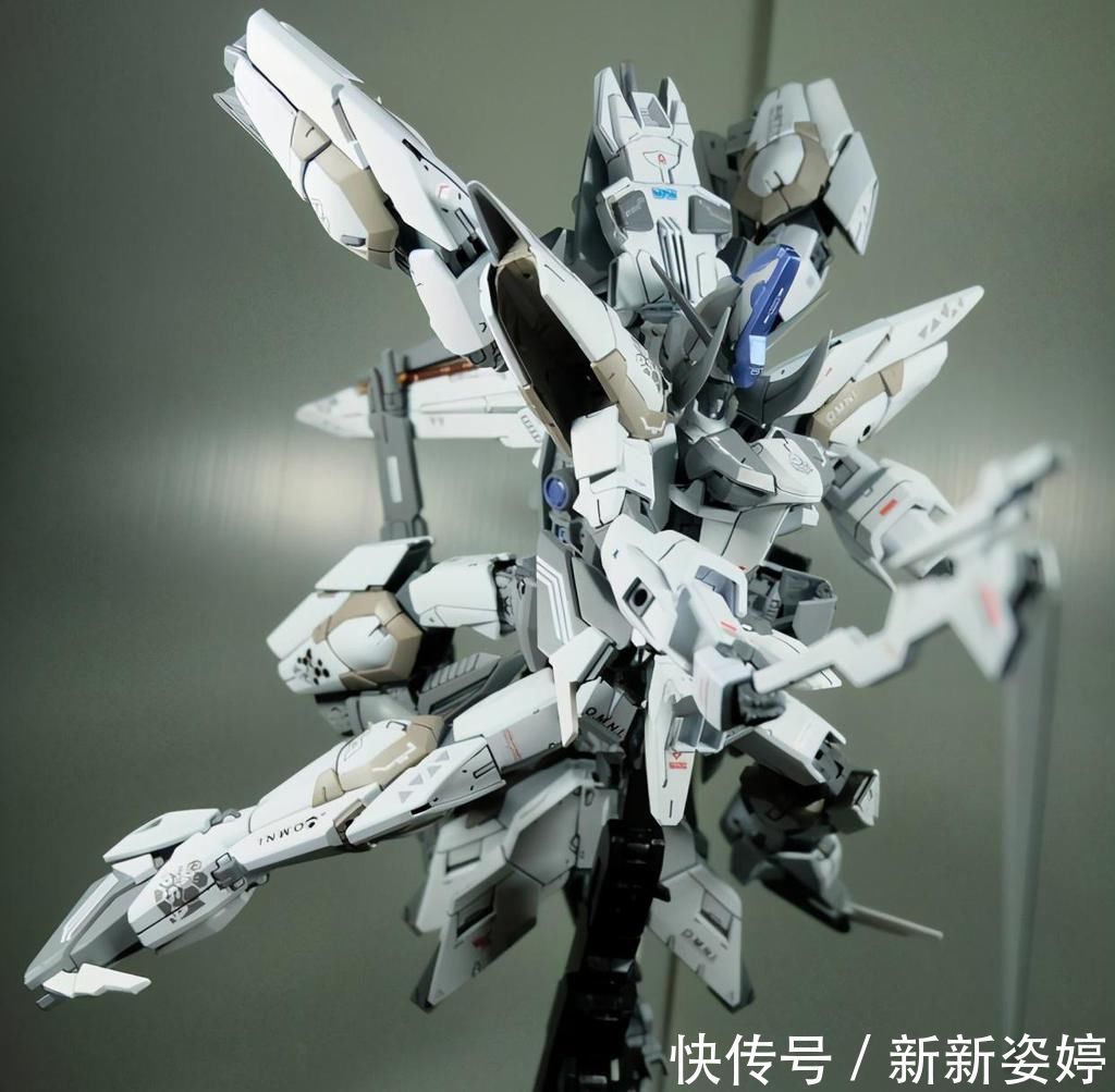 模友|模玩控:1:100比例可变形蜘蛛,白色圣盾高达模型