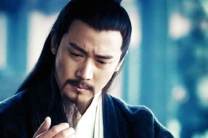 曹操|诸葛亮和曹操权力相同，是诸葛亮太忠心？权力相同环境不同