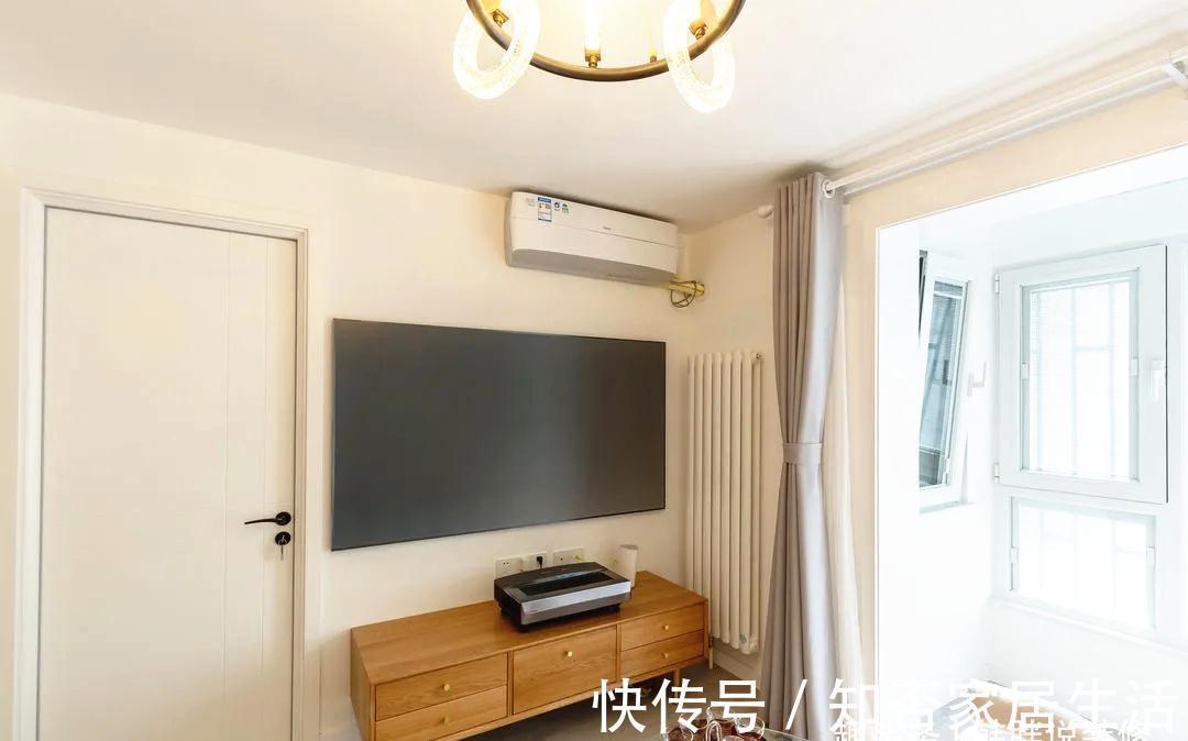 吧台|80㎡奇葩两房半户型,餐厨融合打造吧台当餐桌,主卧挤出衣帽间