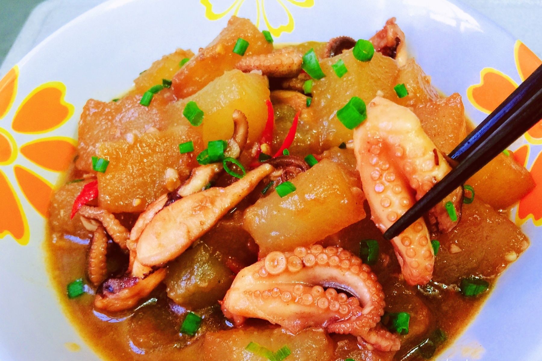 墨鱼|入秋后，鸡鸭鱼肉靠边站，最受欢迎是这肉，红烧一锅，家人吃着香