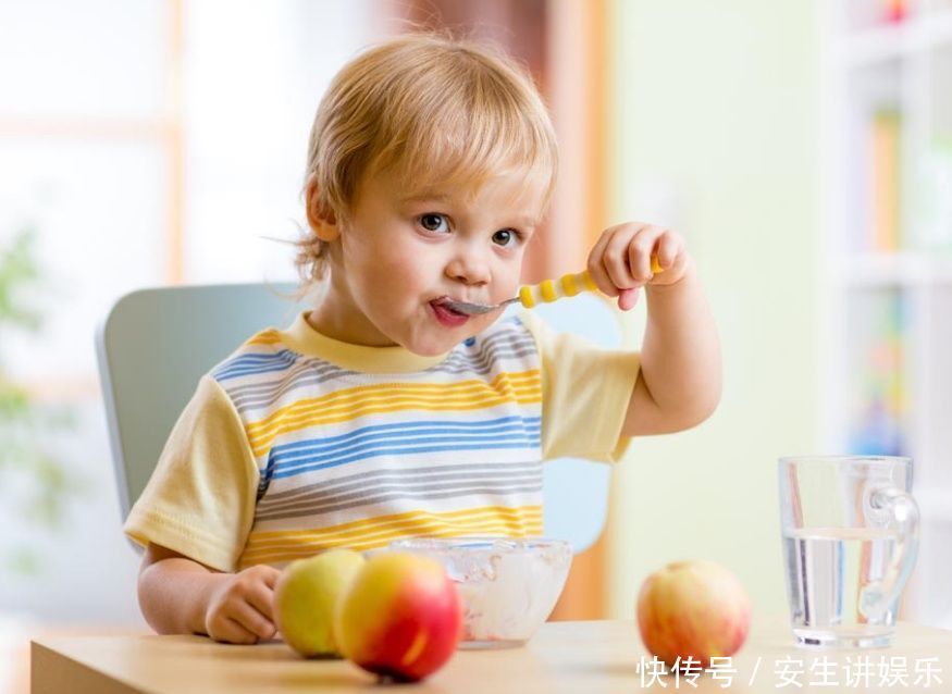 关键期|三岁是孩子牙齿关键期，习惯对了换牙也是一口没蛀虫的“大白牙”