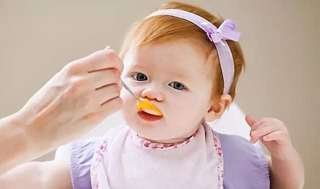 喂养|宝宝有几种表现,可能暗示母乳营养已不足,建议断掉