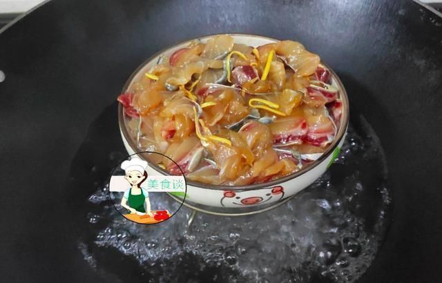 这菜蒸一蒸,5分钟就上桌,鲜美到流口水,低脂营养高,家人爱吃