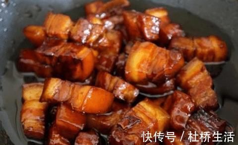 分量|炒糖色时,第一步放冰糖就错了!再加一步,糖色透亮有光泽还不苦