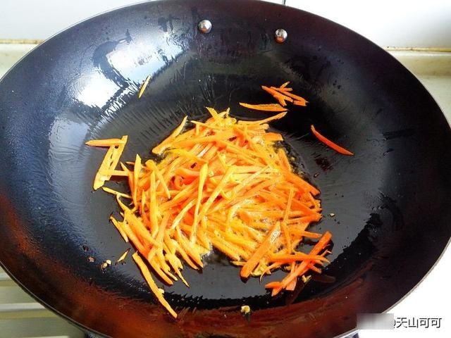 春天第一鲜，和它是绝配，当季别错过，吸烟的人要多吃