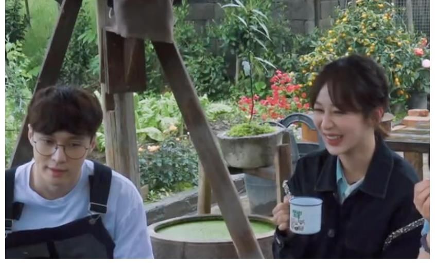 八佰|《向往5》隐藏很深的嘉宾,总票房86亿制片人,却跟晚辈挤车斗