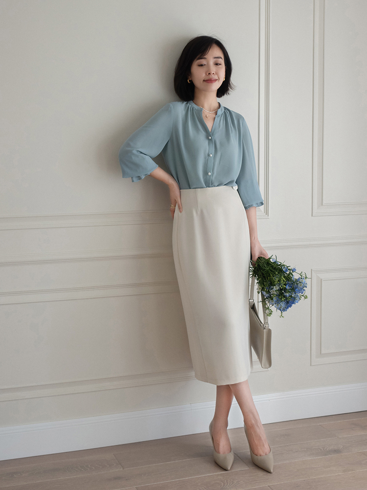 针织开衫|30+的女性怎么穿才好看,用粗条纹针织衫配薄纱半身裙,高级优雅