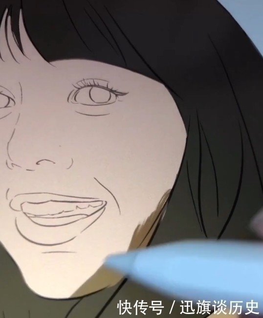 LISA!美术生恶搞性感女神LISA,粉丝拿着板砖观望,看到成品跪服