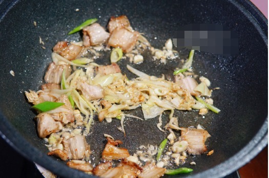 白菜|白菜和它是绝配,冬天这样吃真是太香了,大鱼大肉都不如它!