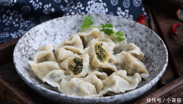 春天,比韭菜营养,比白菜好吃的蔬菜,一顿5斤不够吃,太香了