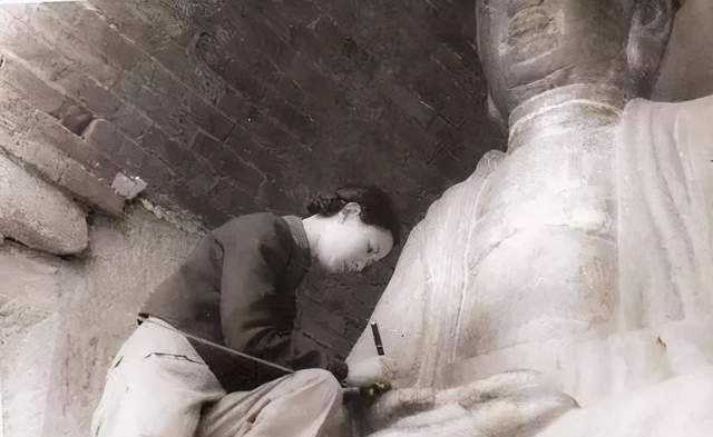 林徽因|林徽因设计国徽:一稿没过,二稿周总理提修改意见,三稿掌声通过