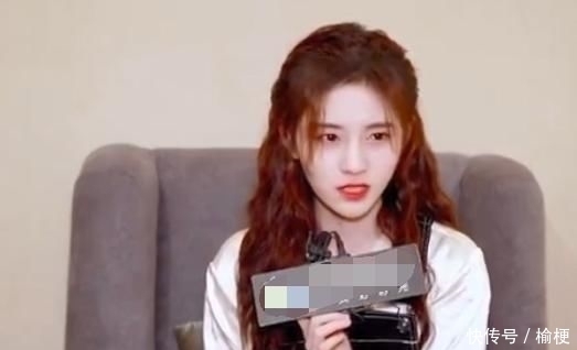 懵懂|鞠婧祎才是“凡尔赛”鼻祖,懵懂无辜式自夸美貌,手把手教你凡学