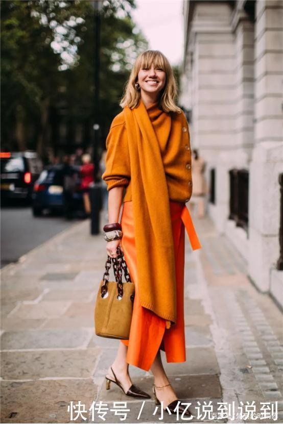 毛衣+裙装、大衣+踝靴才是今冬流行趋势，优雅高级，谁穿都好看