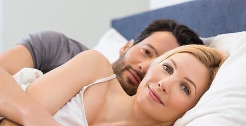 不管男女,每晚睡前用风油精涂抹肚脐,第2天好处会不请自来