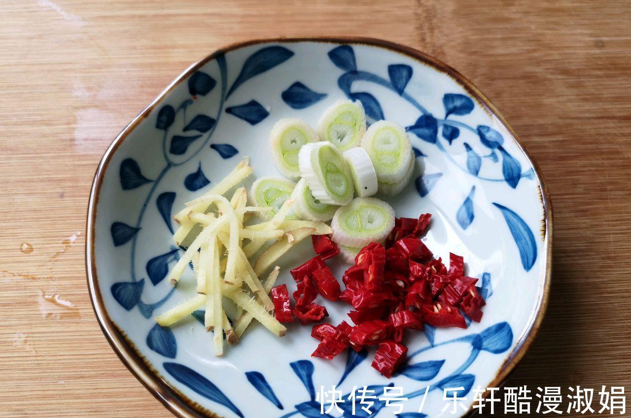 搭配|把腊肉跟萝卜搭配在一起,上锅一蒸,肥而不腻真健康