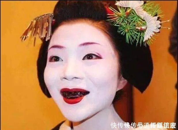 染齿|古代日本女子剃眉毛染黑牙,这丑得吓人的妆容,为何她们会青睐?