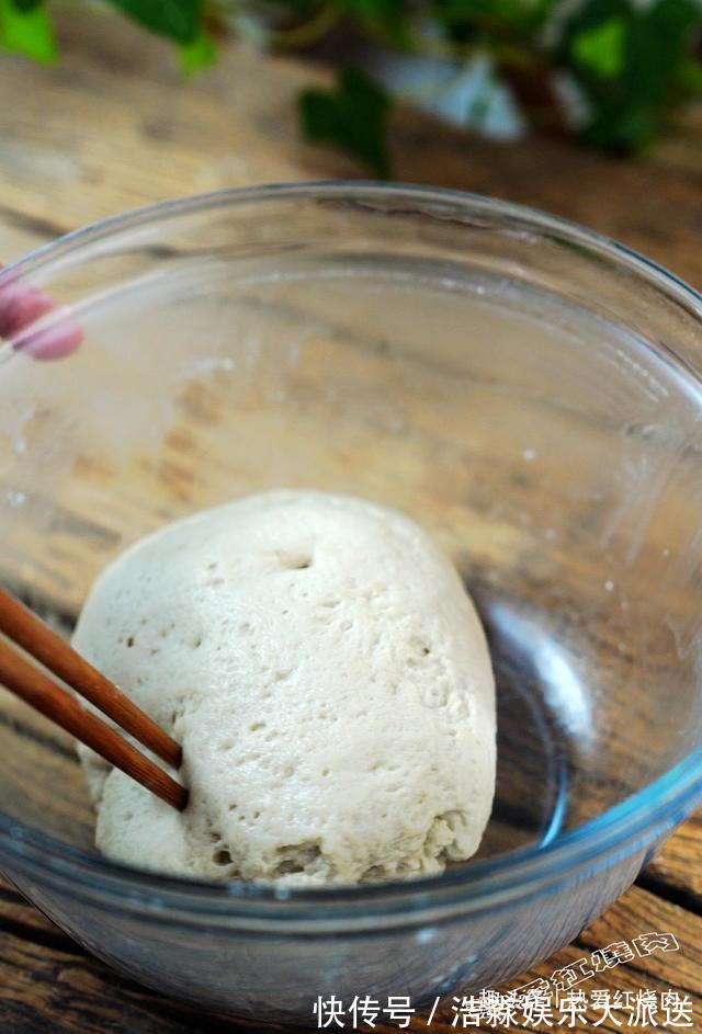 灵魂|全网都在做凉皮,我教大家做凉皮里的灵魂蒸面筋,不用洗面特简单