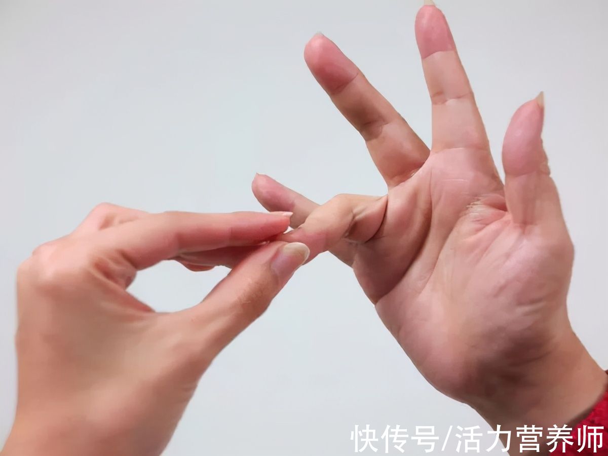 视力障碍|手指发麻是颈椎病吗?今天教你3个简单的判断办法,及时避免