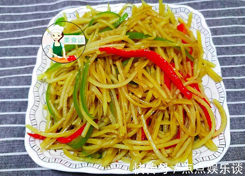 凉拌土豆丝，第一步先焯水就错了，大厨教您一招，土豆丝爽脆不黑