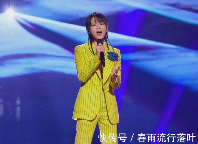 兩臺晚會全員真唱,易烊千璽等“頂流”表現(xiàn)亮眼,超拼夜收視高