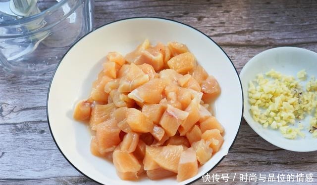 早餐常吃馄饨,将猪肉换成它,好吃又营养,比早餐店的受欢迎