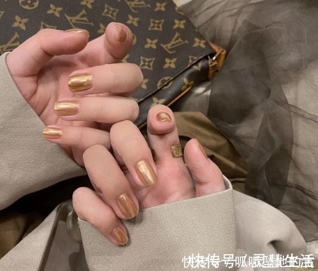 晕染|显手白的美甲分享!莫兰迪色高级,拼接美甲大方,玫瑰金色显白