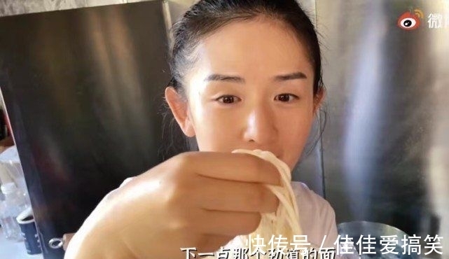 谢娜在家做炸酱面,老公视角下,娜姐笑容甜美,幸福感溢出屏幕