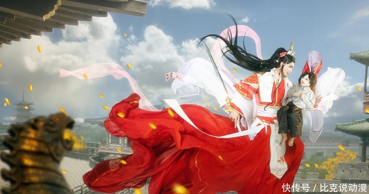 《天官赐福》谢怜COS，俊美而不女气，“漫画手”打破次元壁