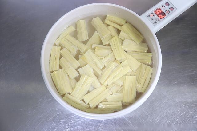 夏天哪儿能少了5分钟凉拌菜,开胃柔韧多汁,年年吃年年爱