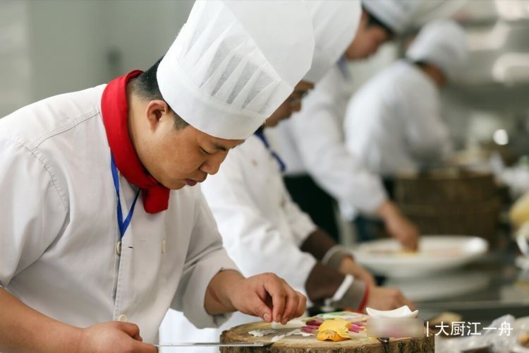 厨师冒着被开除风险，公开饭店“最脏的5道菜”，看完后别再点了