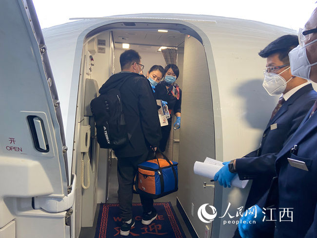 捐献|江西南昌：紧急7分钟 一例人体捐献器官顺利登机