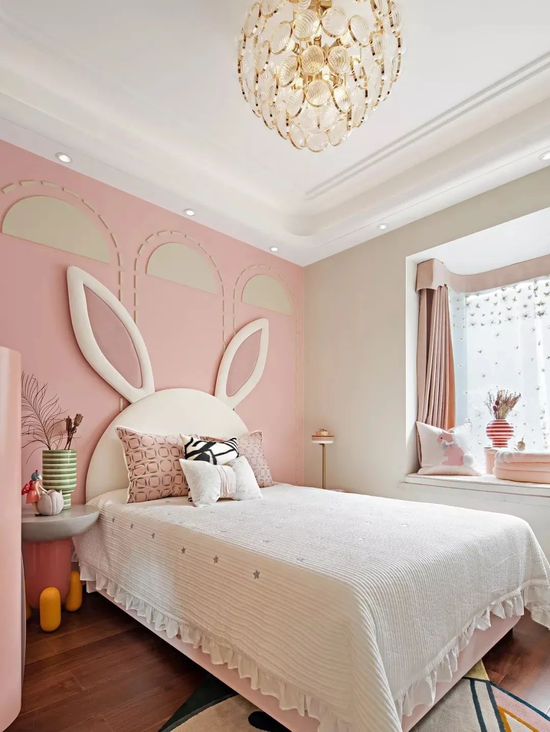 空间|115㎡现代轻奢,配色稳重优雅,材质华丽高级,风格很独特