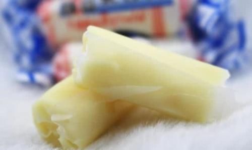 奶糖里面|吃了20年的大白兔,才知道里面“透明纸”的用处原来之前想错了