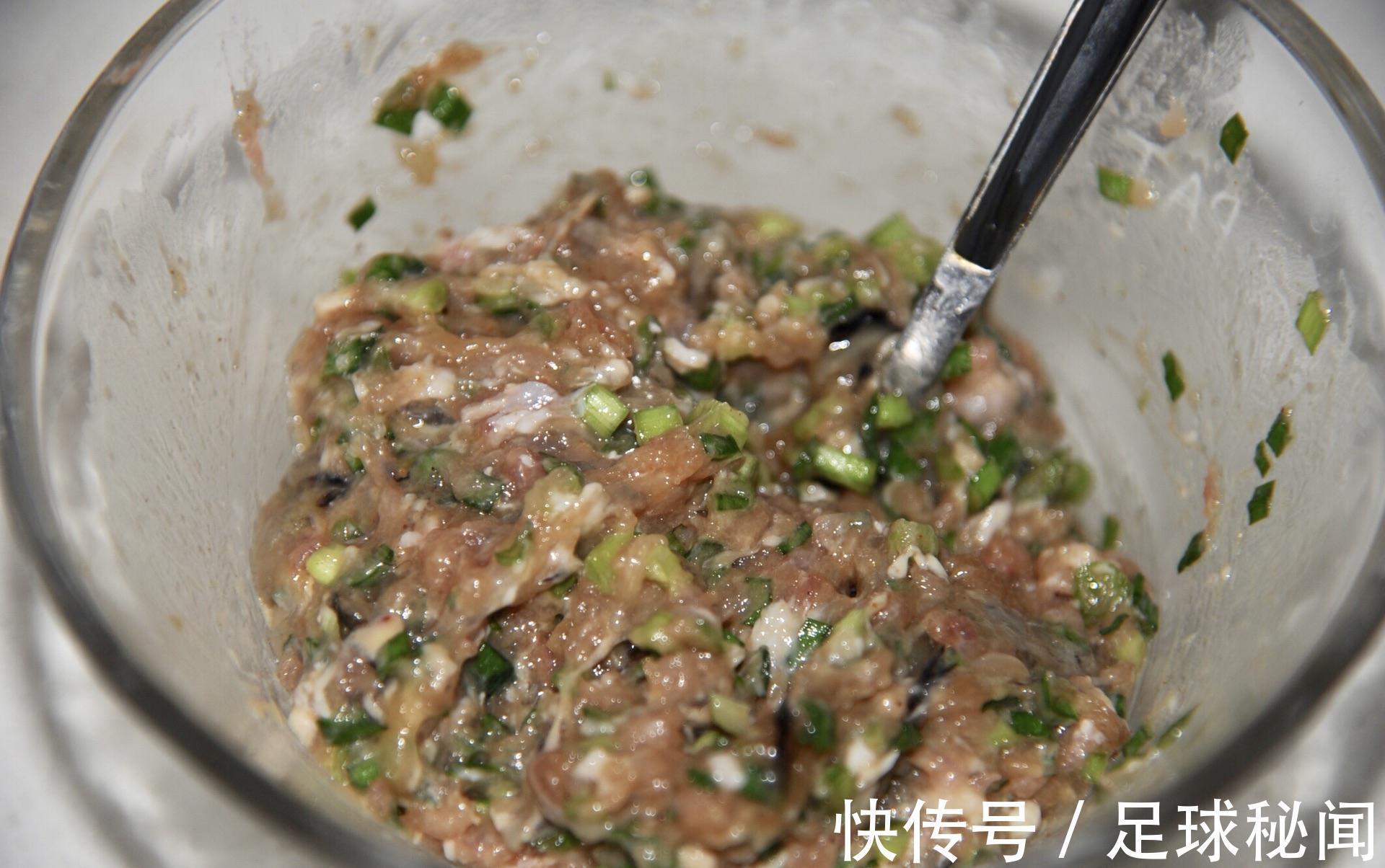 馄饨的新吃法，拌着吃，香辣开胃，一口接一口，好吃到停不下来