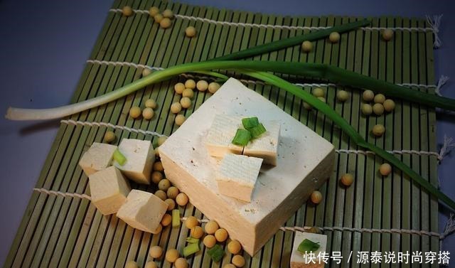 一清二白|秋天就好这一口,小葱拌豆腐,一清二白!多加一步,豆腐鲜香滑嫩