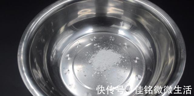 不管毛巾多脏多黄,试试这样泡一泡,洗完的毛巾又软又干净,实用!