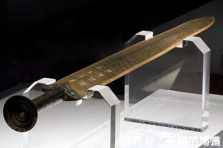 越王勾践!越王勾践剑真的削铁如泥专家别迷信,家里的菜刀都比它锋利