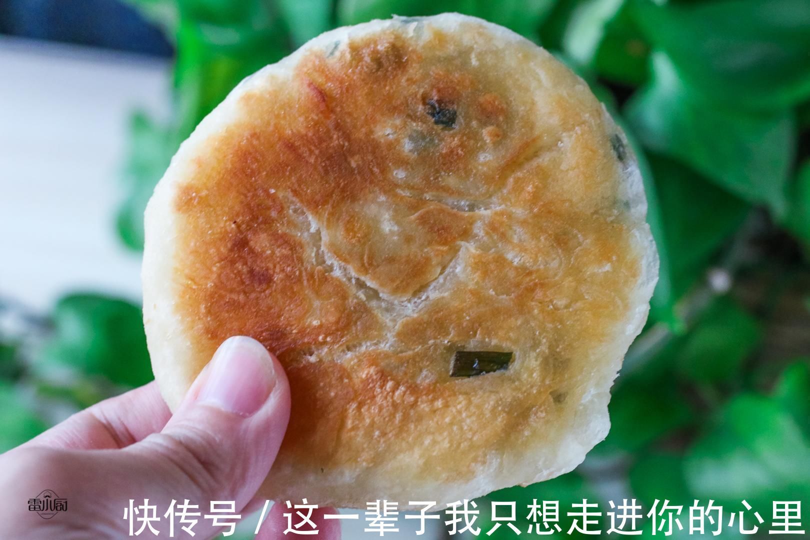 懒人早餐饼|懒人早餐饼，不用揉面，筷子搅一搅，做出来的饼比面包还松软