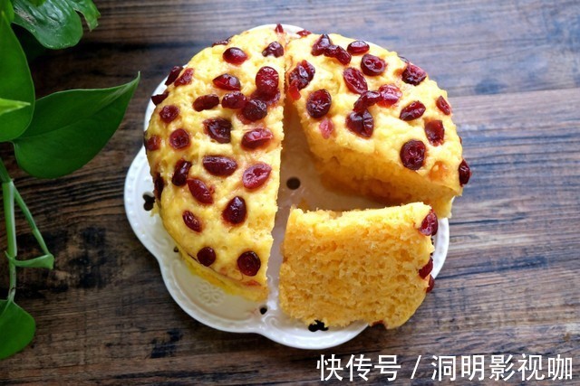 早餐蒸个南瓜发糕，口感松软不粘牙，好吃不上火，孩子说比蛋糕香