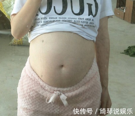 咿呀婴语1|怀孕八个月查出畸形,忍痛引产看到孩子后,整个房间都安静了