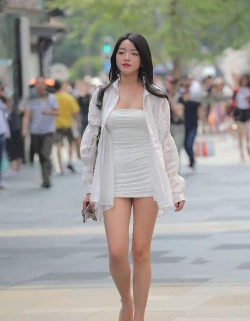 穿搭|简单搭配组合，绸面衬衫+吊带短裙，满满优雅气质！