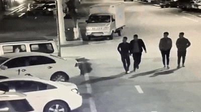 |搞笑GIF: 这要摔傻多少次,才能练成这样的技术呢