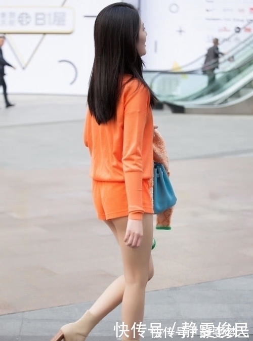 衣服|小姐姐的衣服亮了:前面看是上衣和裤子,后面看却像连体裤,牛!