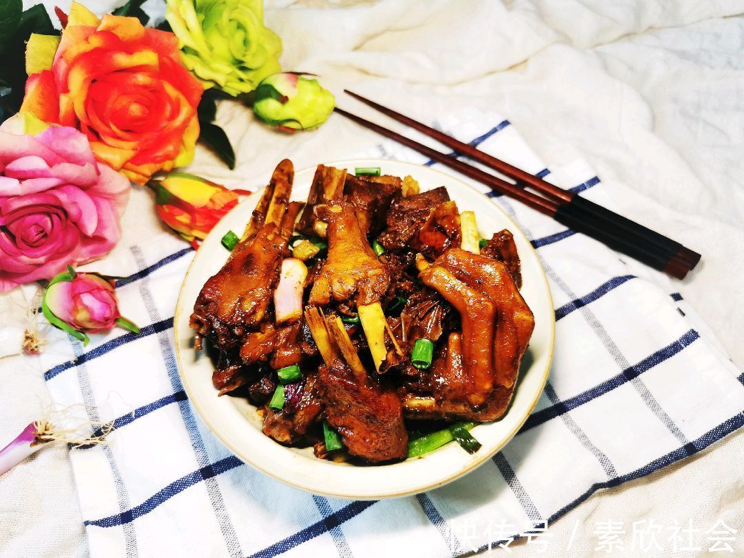 豆瓣酱|鲜香浓郁的焖鹅肉，制作简单，美味可口